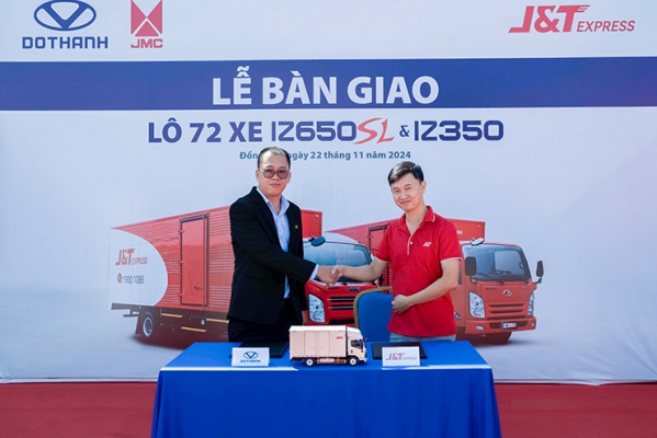 DOTHANH AUTO bàn giao lô 72 xe tải cho J&T Express Việt Nam | DOTHANH IZ350 & IZ650SL